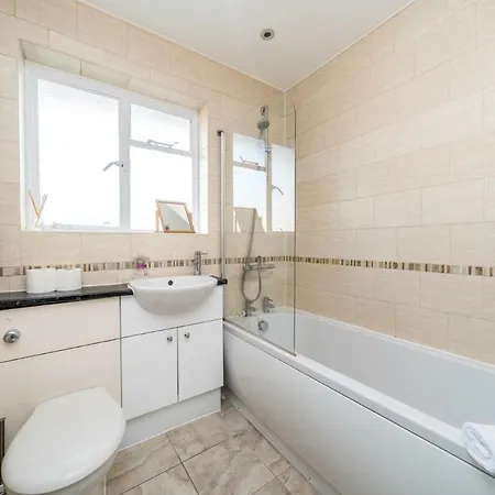 New 2Bd Flat Heart Of Battersea - Close To Station London Exterior photo